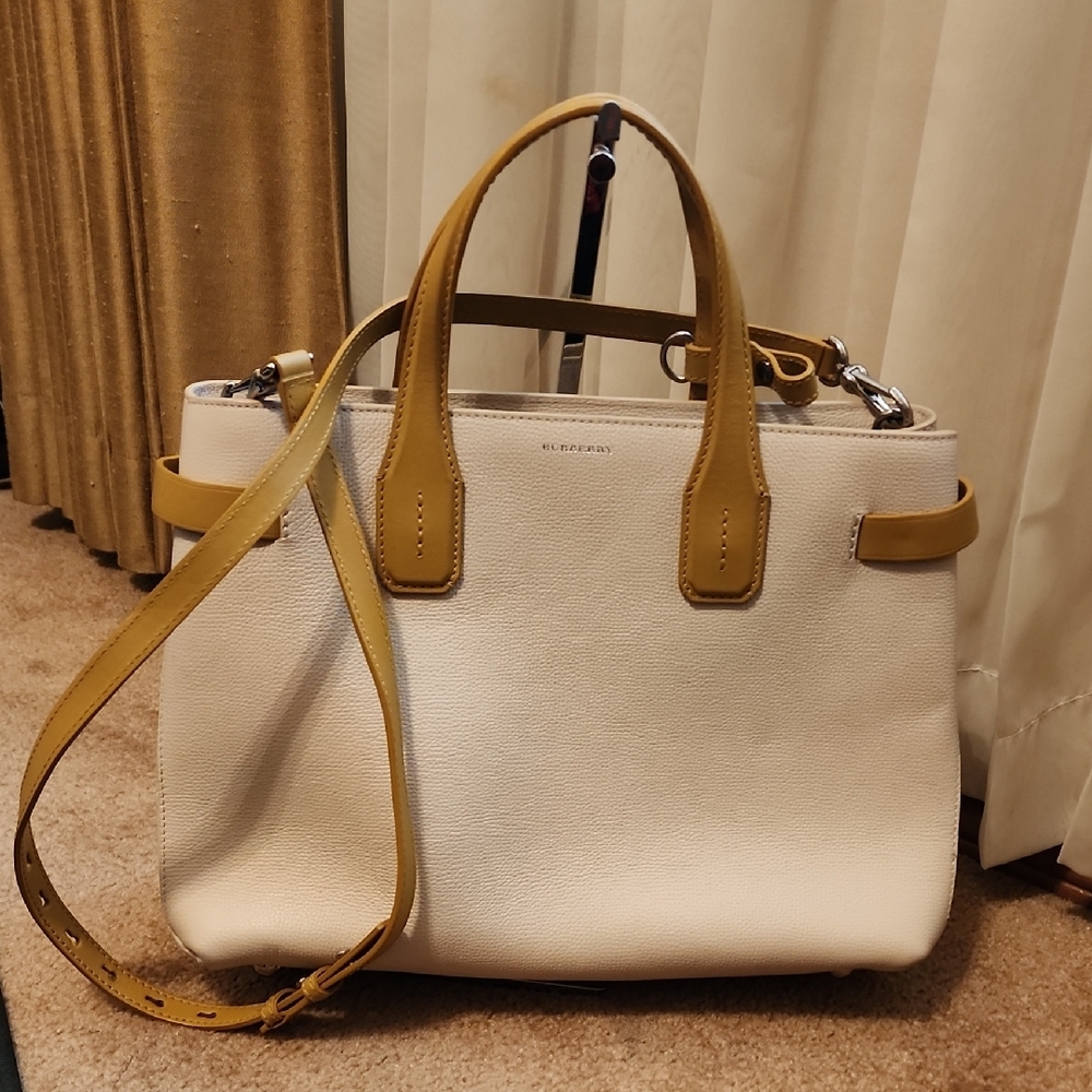 Burberry Banner Leather Tote Bag in Ivory with Tan leather details - Picture 1 of 16